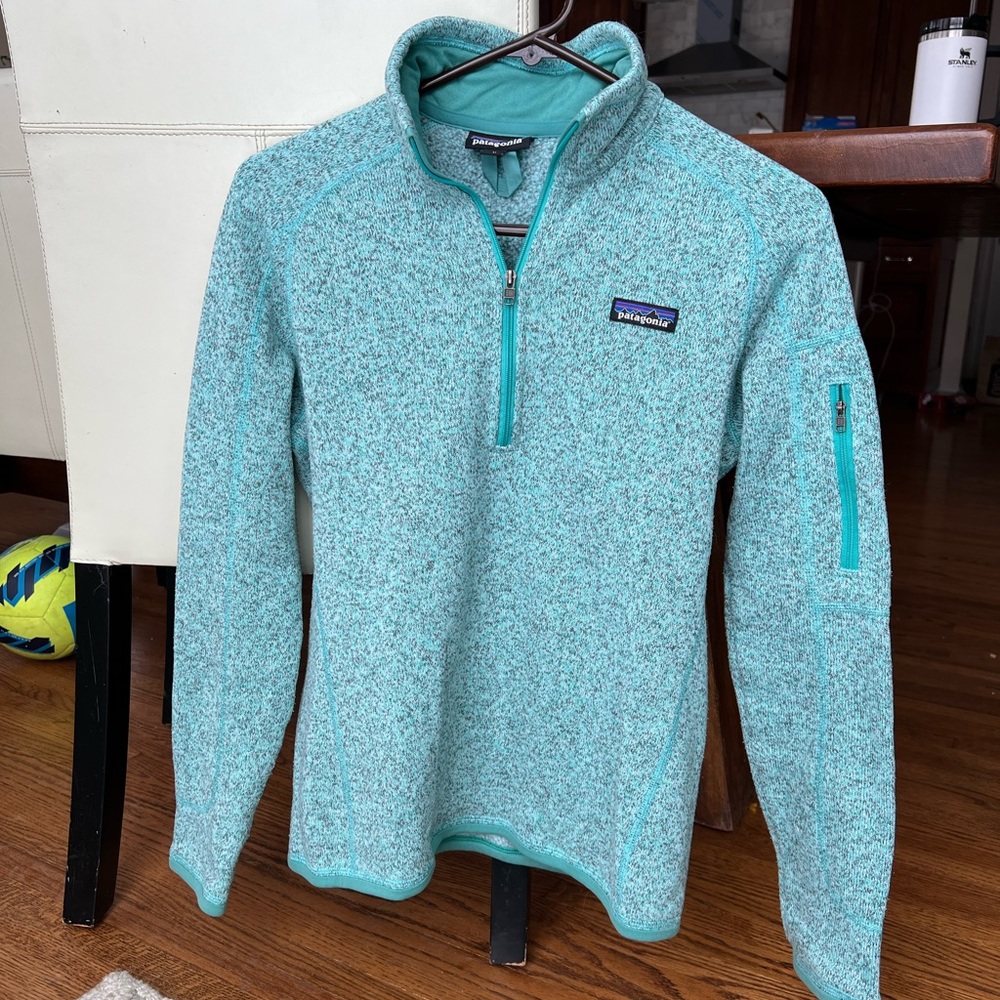 Patagonia women’s Better Sweater size Medium. Green.